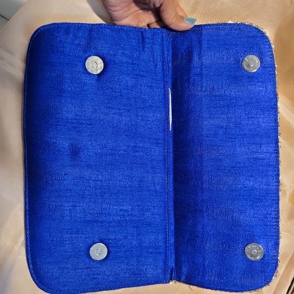 Silk Sequins Envelope Clutch - Picture 6 of 8